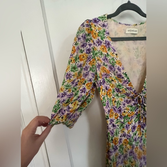 NICHOLAS | DANIELLE DRESS IN WHISTLEDOWN | FLORAL PLUNGING V-NECK | SIZE US 4 - Picture 9 of 12